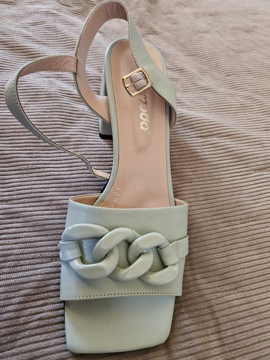 Сандали, цвят мента, размер 40. Дамска чанта, лак, цвят мента.