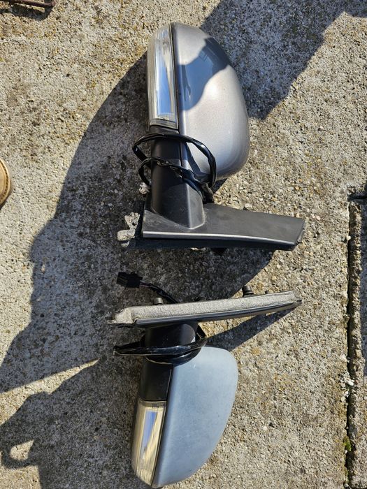 Vând oglinzi stanga dreapta rabatabile electric pentru  vw golf 5 plus