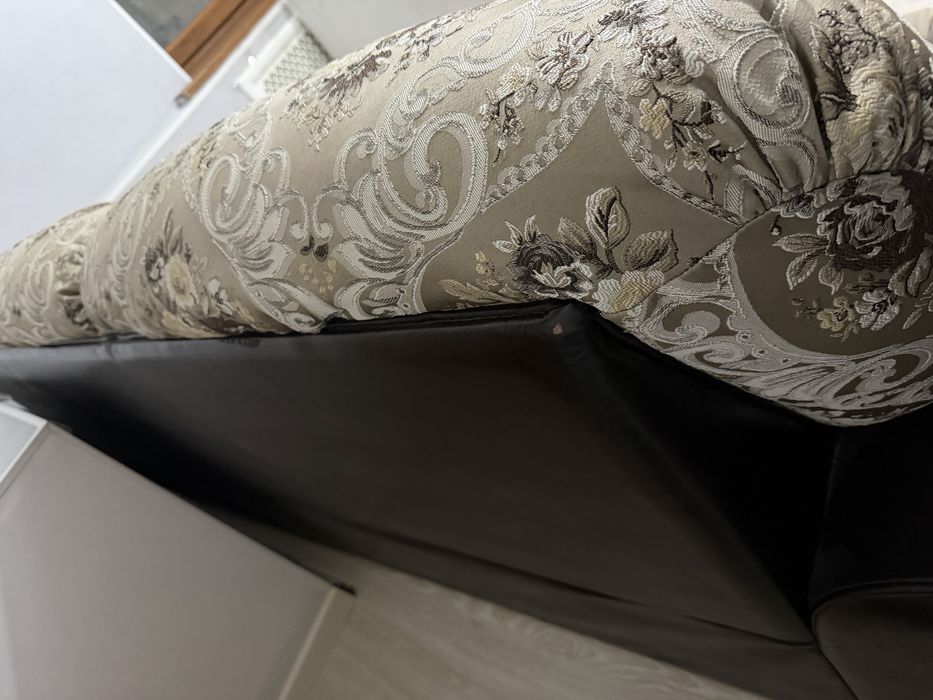 Диван даром