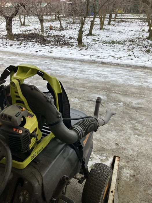 Suflanta de frunze Ryobi tip rucsac