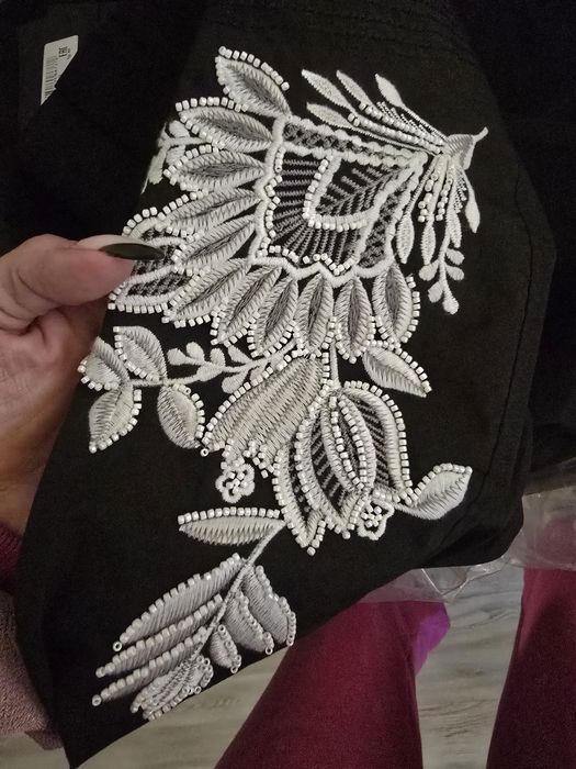 Черен панталон Twinset с колан,висока талия, размер 40/S,с мъниста,нов