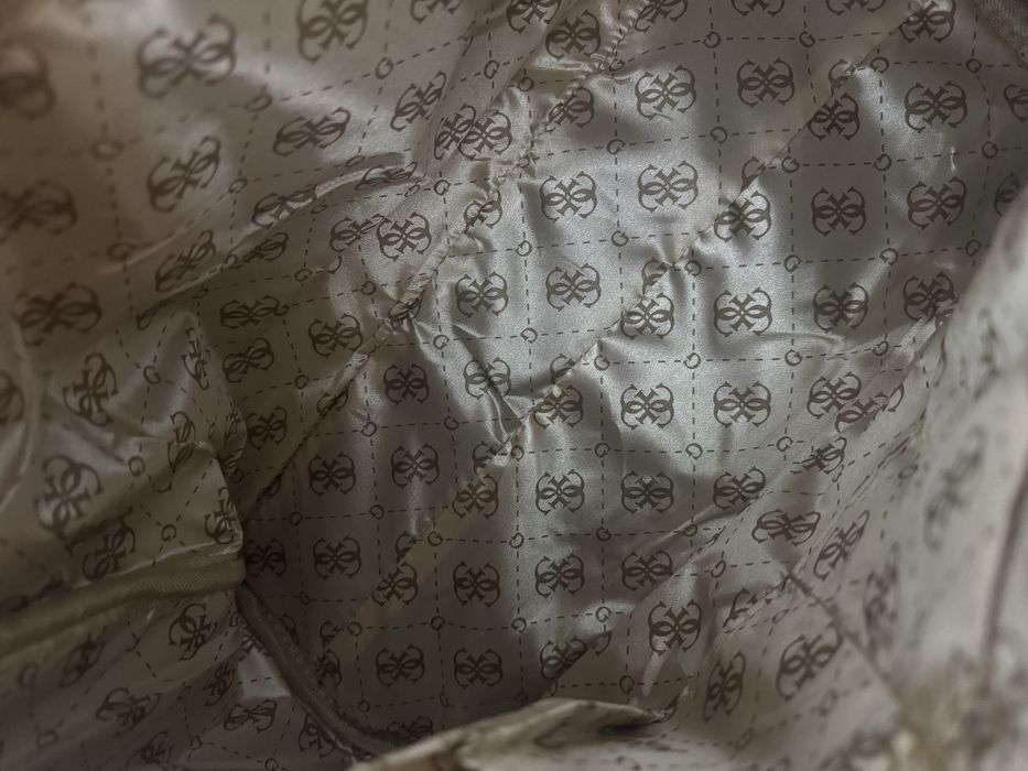 Дамска чанта guess