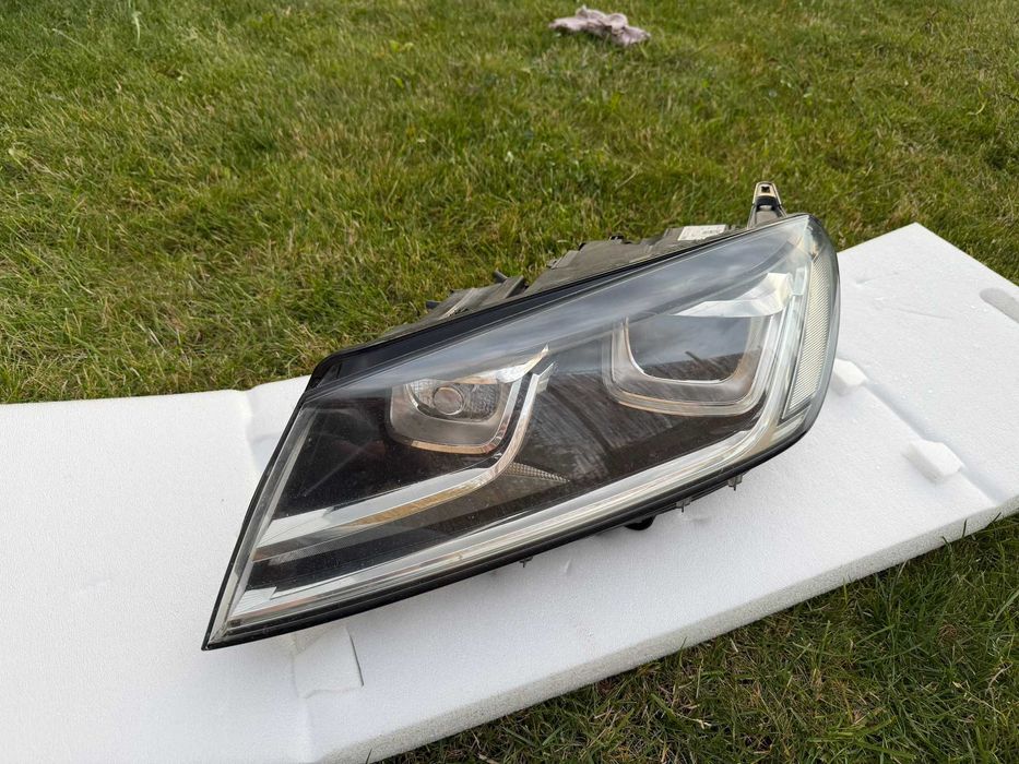 Faruri Touareg 7P facelift si piese