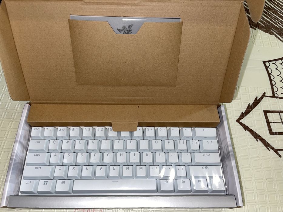 Механична клавиатура Razer Huntsman Mini Mercury 60% Optical