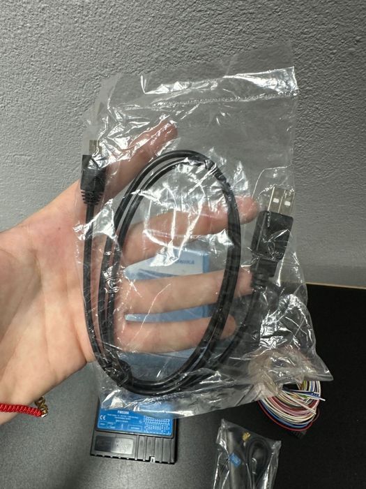 GPS трекер Teltonika FM5300