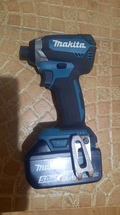 Văzut Flex Makhita DGA 511.