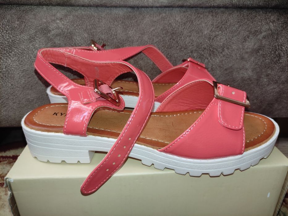 Продам сандали женские,новые