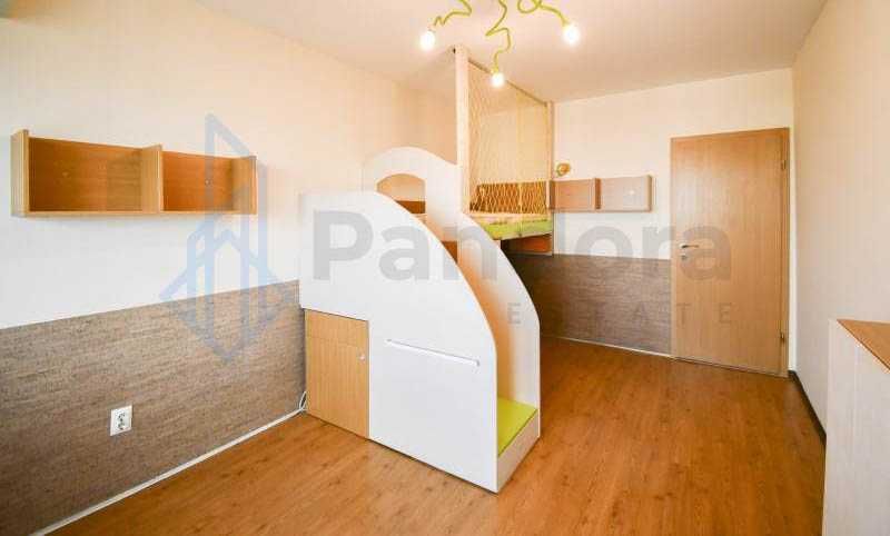 Дава се под наем Тристаен апартамент в София, Гоце Делчев - 140 кв.м за 750 € - Снимка #4