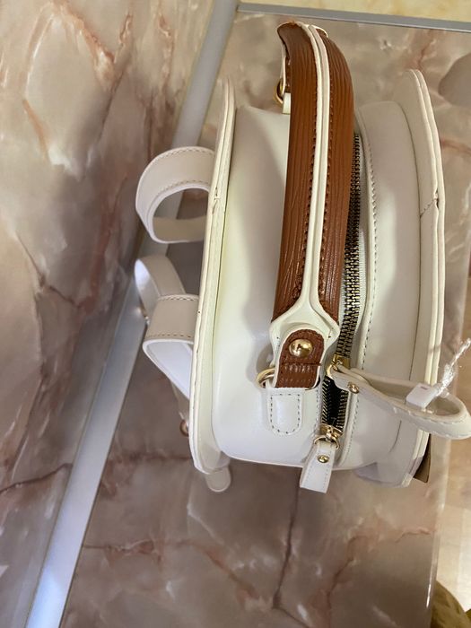 Чисто нова дамска чанта раница марка DOCA