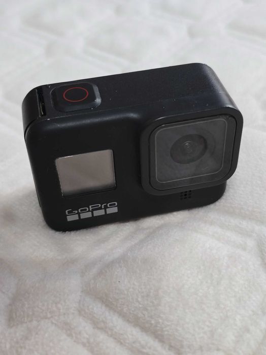 Экшн-камеру GoPro HERO8 Black (б/у)