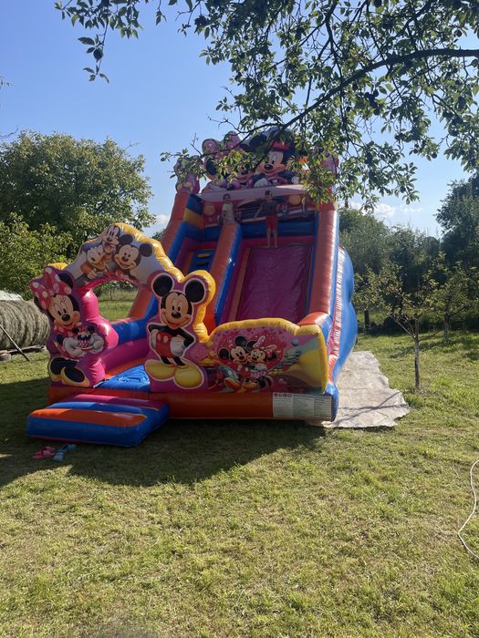 De inchiriat casa gonflabila si tobogan