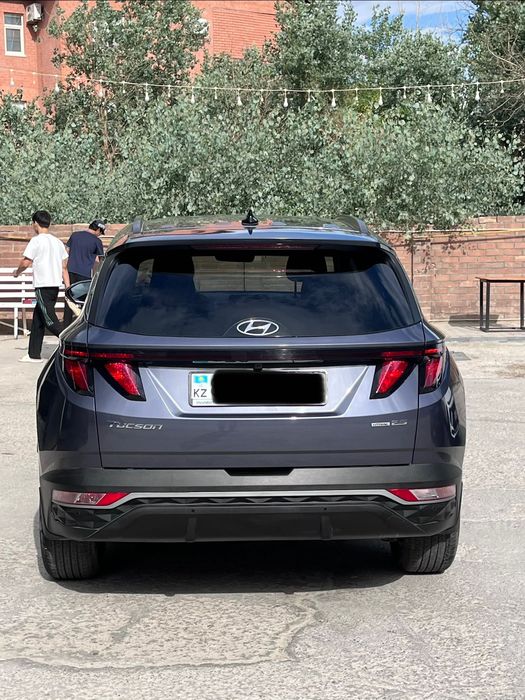 Hyundai tucson машина