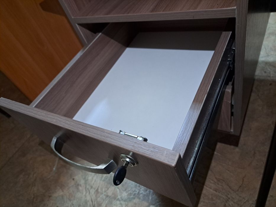 Стол компьютерный