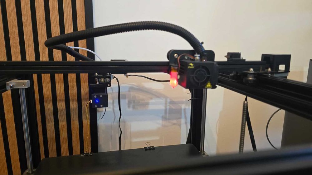 Vând imprimantă 3D Creality Ender 5 Plus