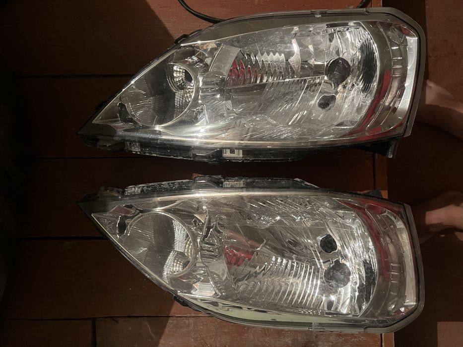 Фара Рено логон Ларгус