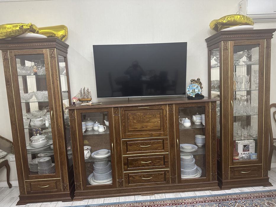 Горка для гостинной комнаты