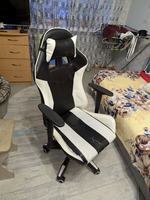 компьютерное игровое кресло