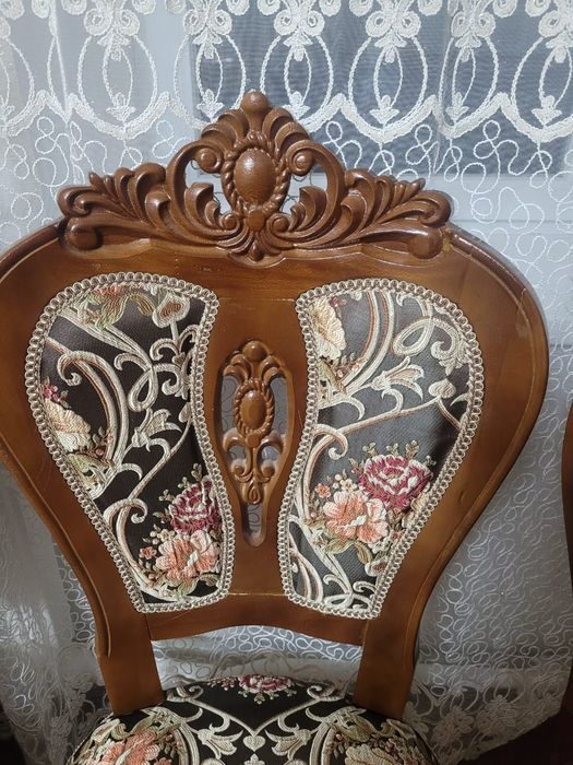 Стулья деревянные