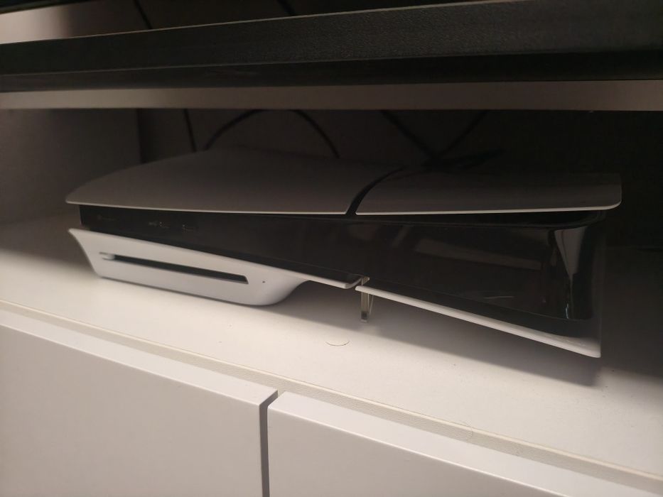PS 5 Slim с двумя контроллерами и играми