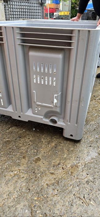 Vând euro boxi plastic