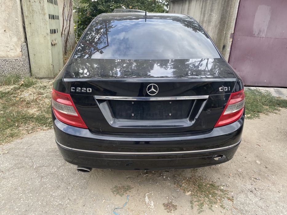 Мерцедес ц220 на части 2009 г.