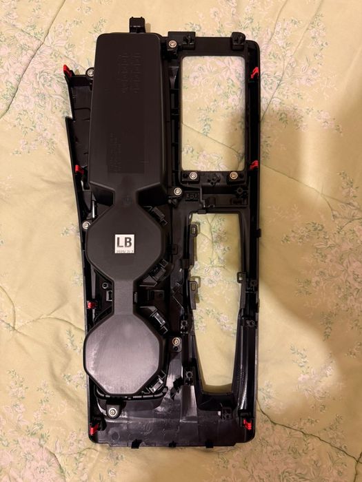 Консоль оригинал камри 80