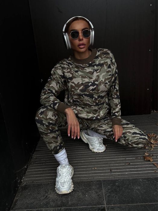 Продам костюм