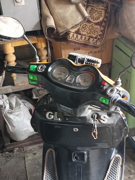 Скутер ферик 150