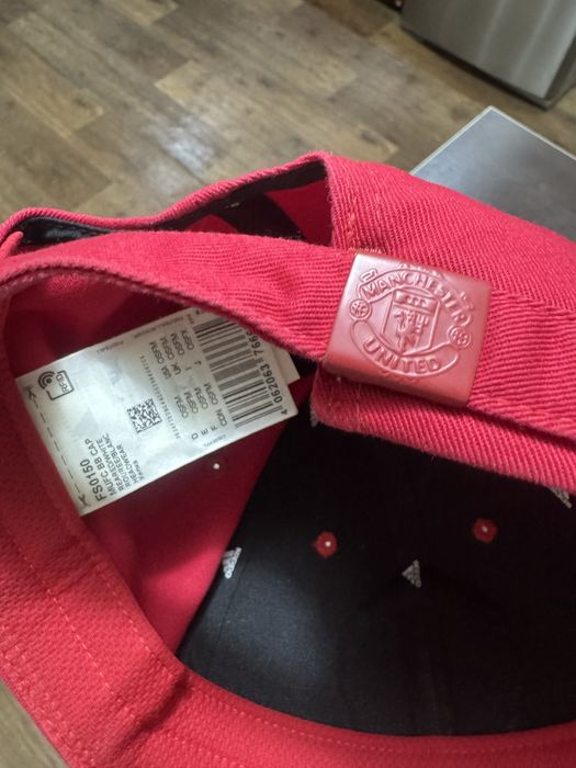 Кепка adidas оригинал 100% .