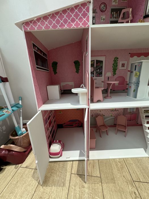 Домик для игры кукол