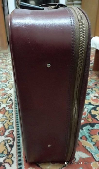 Продается чемодан советский