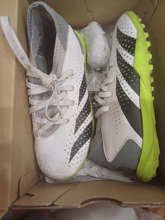 Стоношки за футбол на Адидас