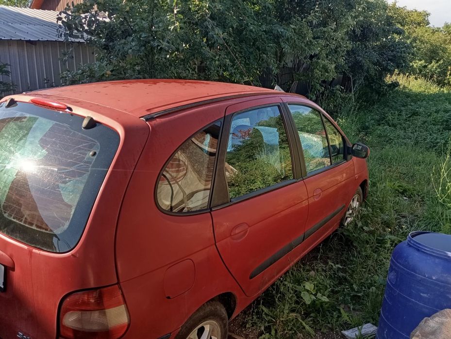RENAULT Scenic