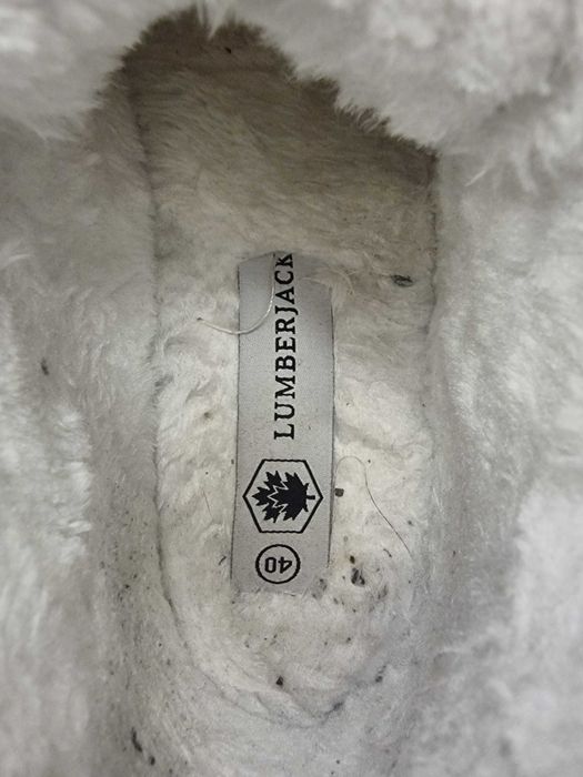 Продам кроссовки зимние