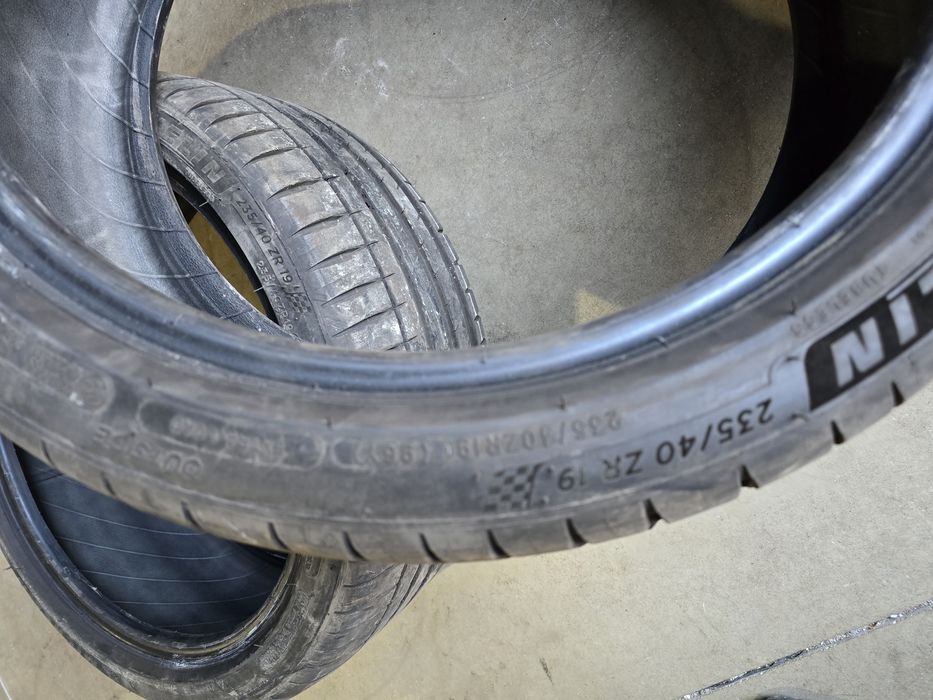 235/40/19 MICHELIN 2бр