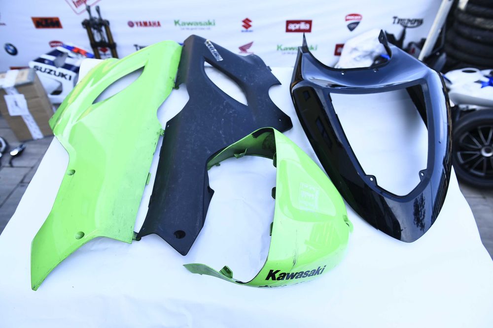 dezmembrez kawasaki zx636 - Piese auto de vânzare | OLX.ro