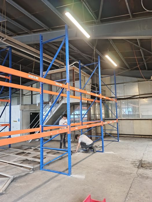 Rafturi metalice industriale second-hand pentru Paleti