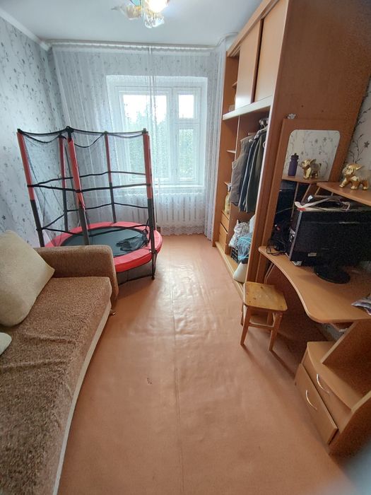 Продается 3-комн (7-30, 1 эт)