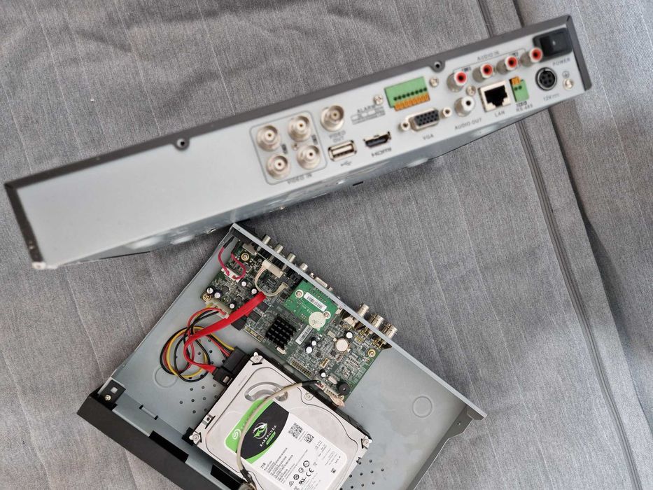 DVR Hikvision 4 camere 2TB inclus DVR Dahua 16 canale AHD si 2 IP