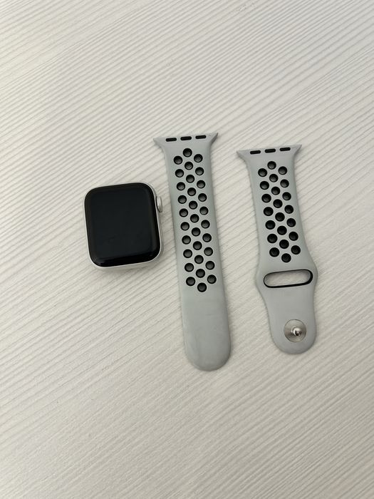 Продаю Apple Watch Nike SE