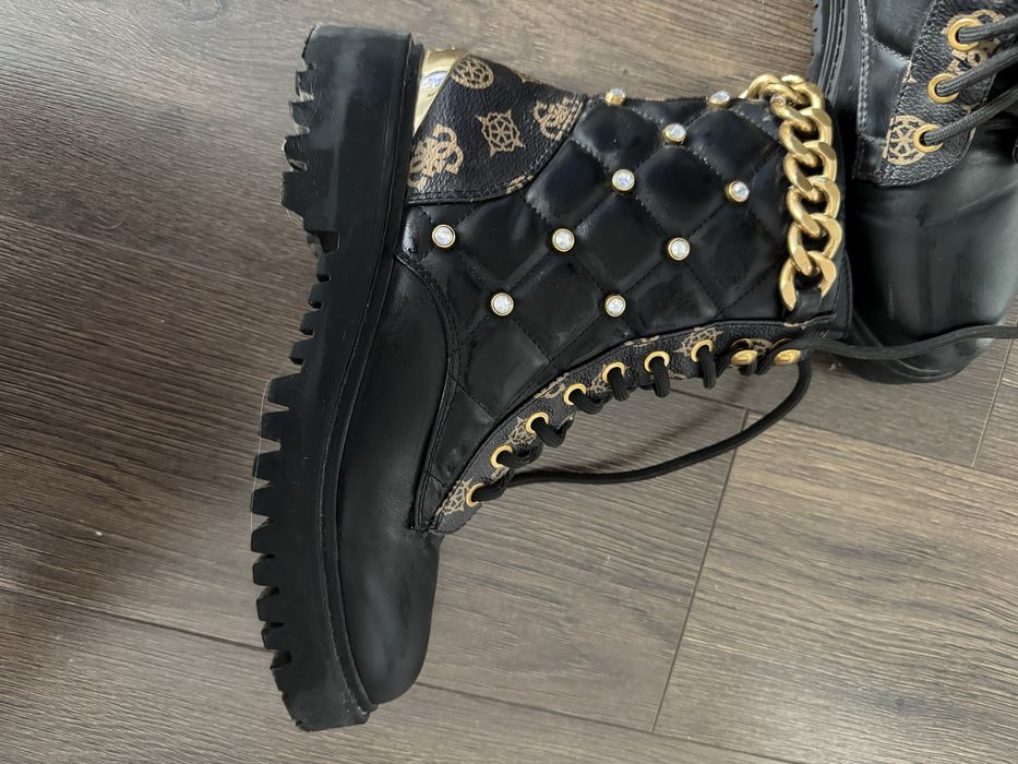 Дамски боти GUESS