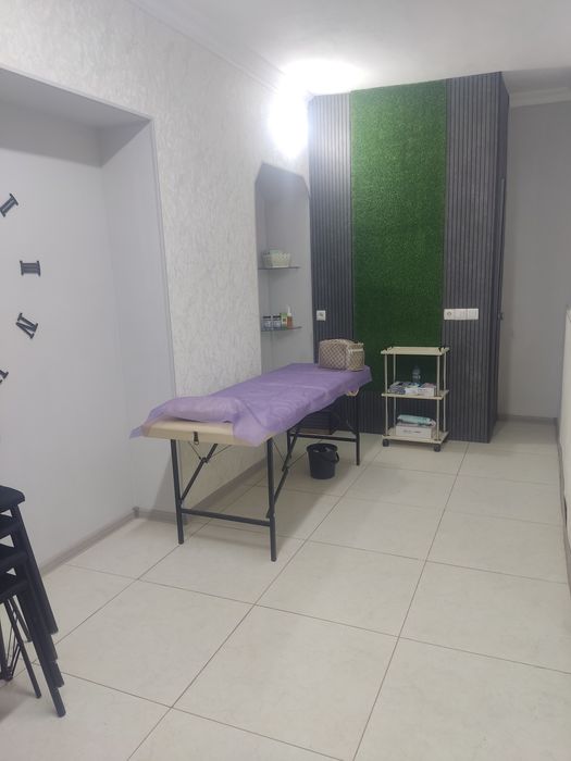 Go'zallik saloni arendaga beriladi. Yunusobod Selxo'z. 150$