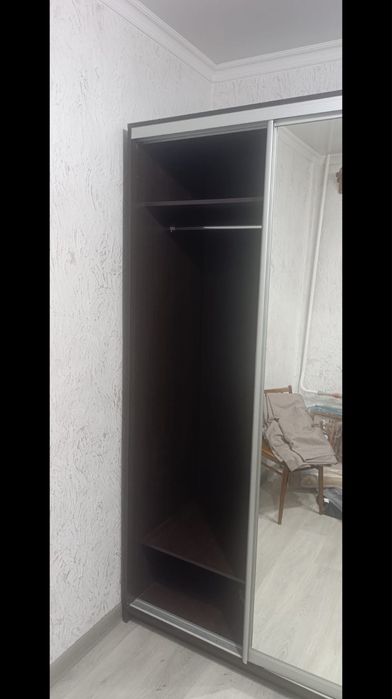 Продается шкаф -купе б/у в отличном состоянии