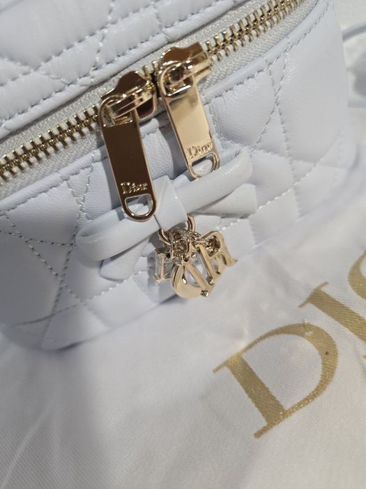 Налична чанта Dior Dioramour