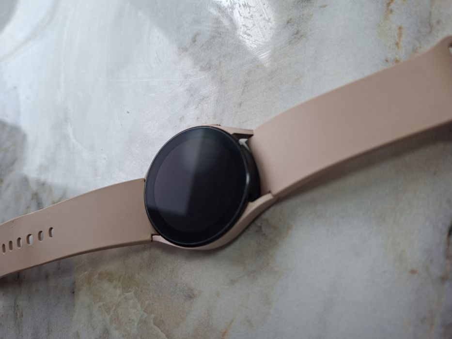 Продам смарт-часы galaxy watch 4, 40 mm