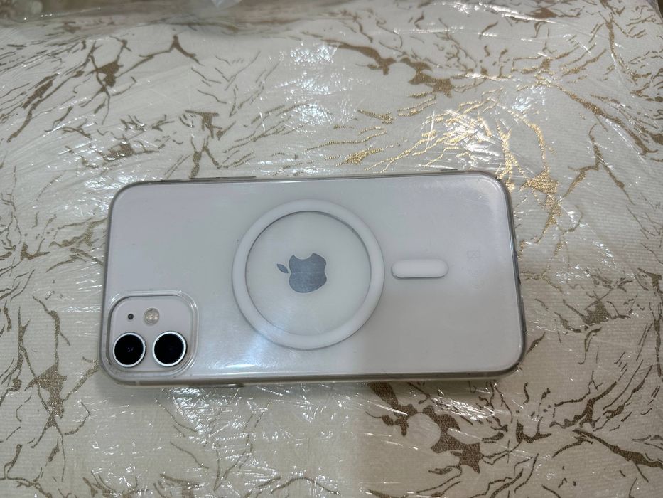 Iphone 11 yomkst 72% karobka dakument hamma joyi radnoy 2.5 mln som…..