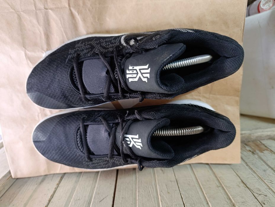 ''Nike Kyrie Flytrap 2''оригинални маратонки 44.5 номер