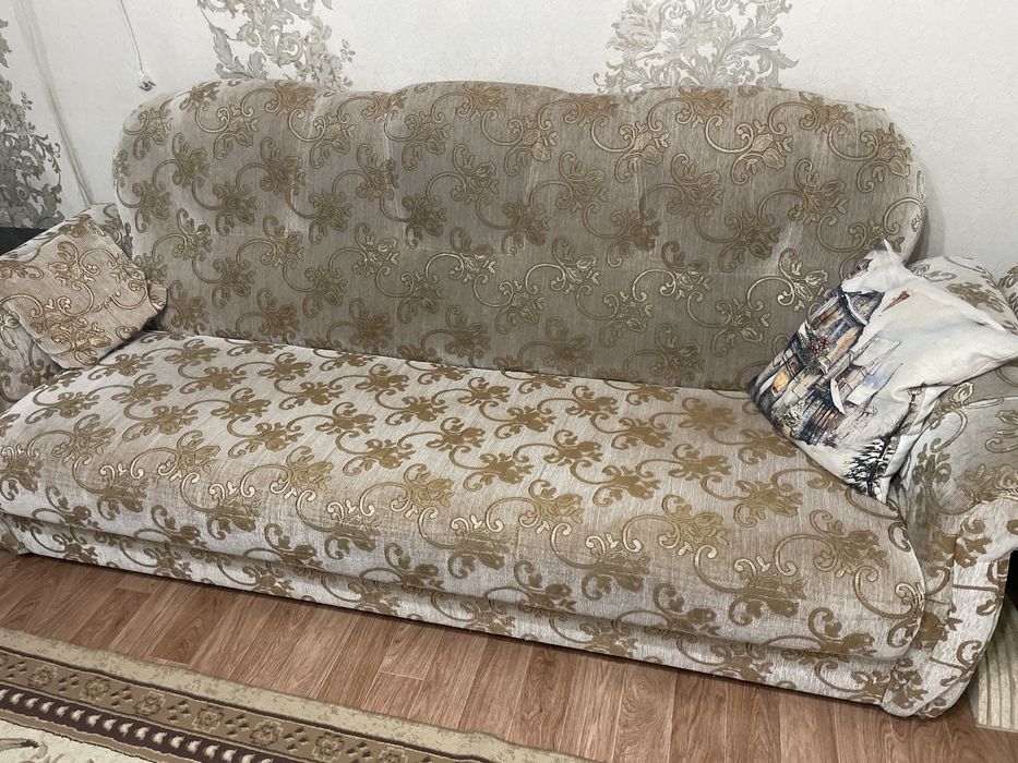 Диван раскладной б/у в хорошем состоянии