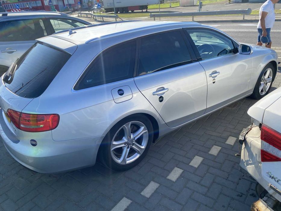Dezmembrari dezmembrez Audi A4 Combi 2.0 tdi Facelift cod motor CGL