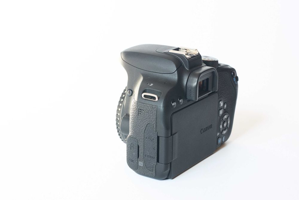 Canon EOS 800D + EF 50 mm 1.8